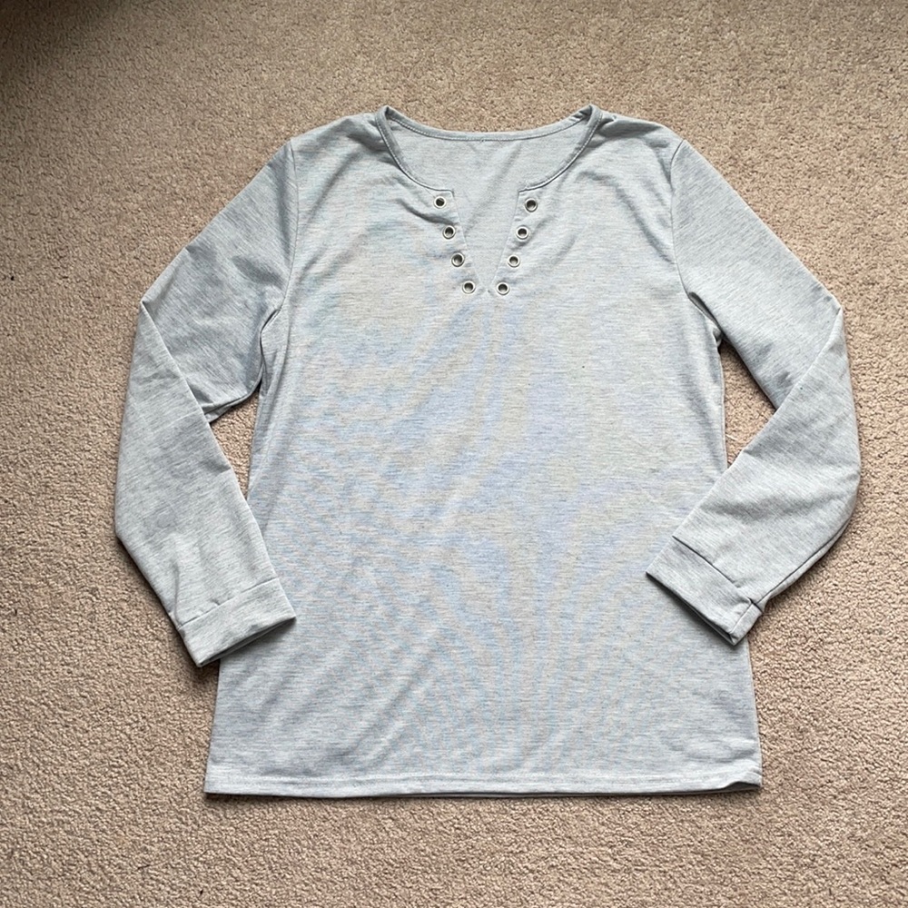 5/$25 Grey sweatshirt